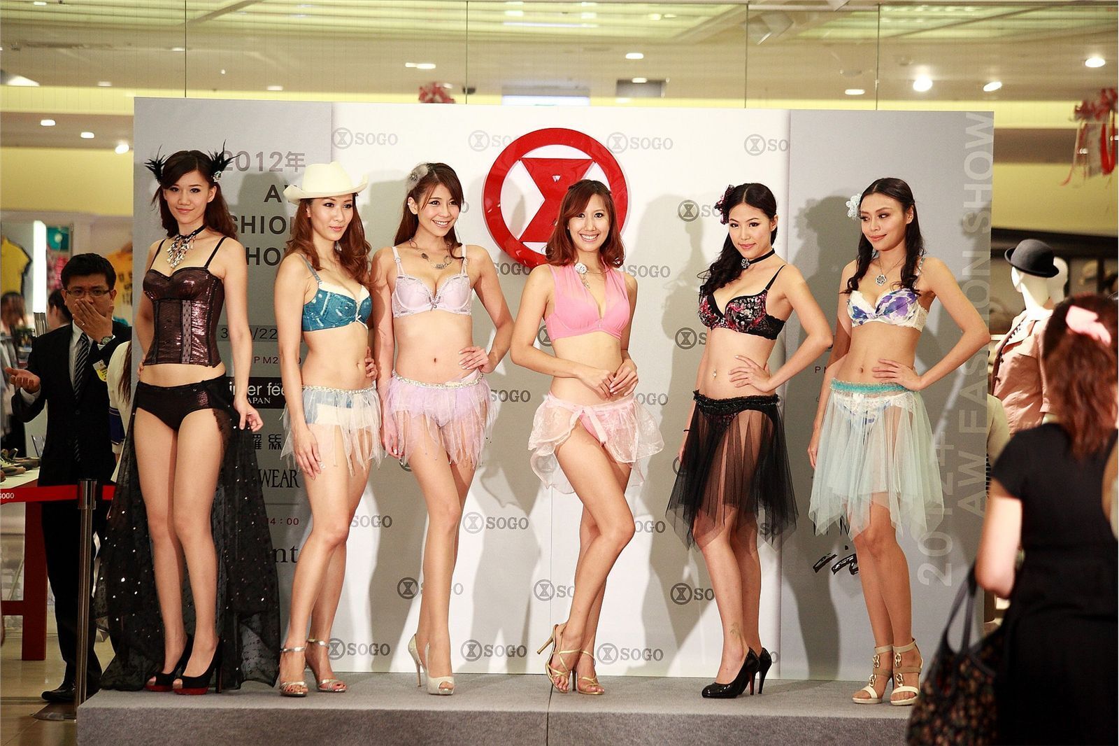 [Fashion Show] 曼黛瑪蓮.莎薇華哥爾 国产模特美女图片